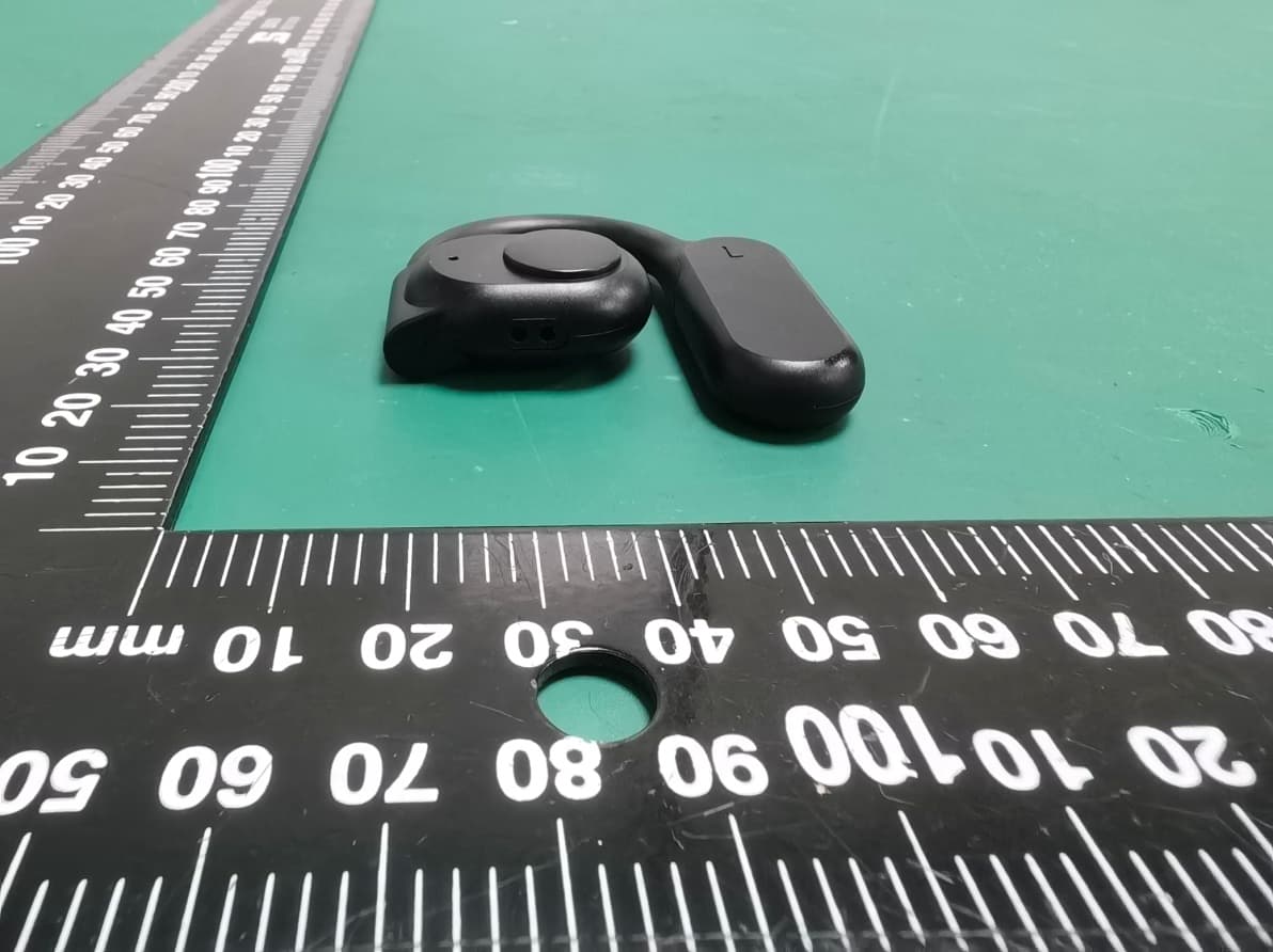 OPEN EAR SPORT HOOK TRUE WIRELESS EARBUDS - FCC ID 2BFYM-TWS122L - JINGSHAN  JINGYANG ELECTRONICS CO., LTD (2)
