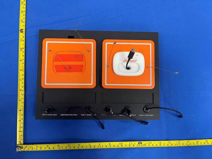 Audio display stand - FCC ID 2BG2G-ADS - Shanghai Forsung industry Co.,Ltd (2)