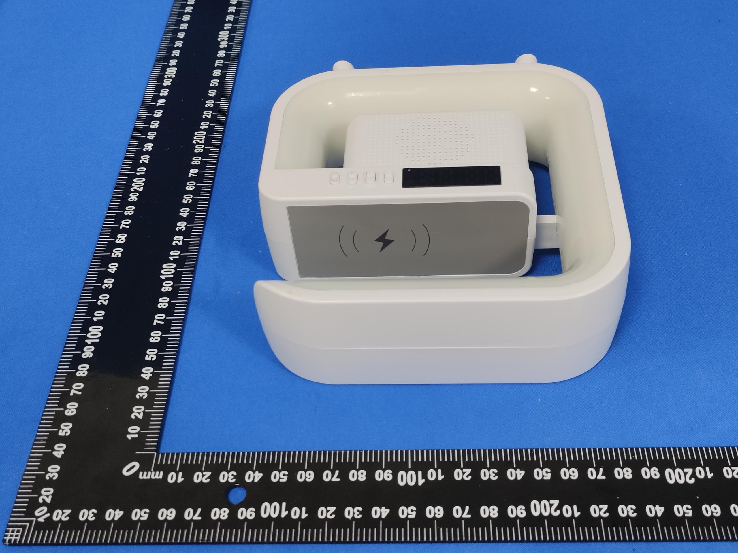 Led Wireless charging speaker - FCC ID 2BG2U-G3MINI - Huizhou Yixin home furnishing Co., LTD (2)