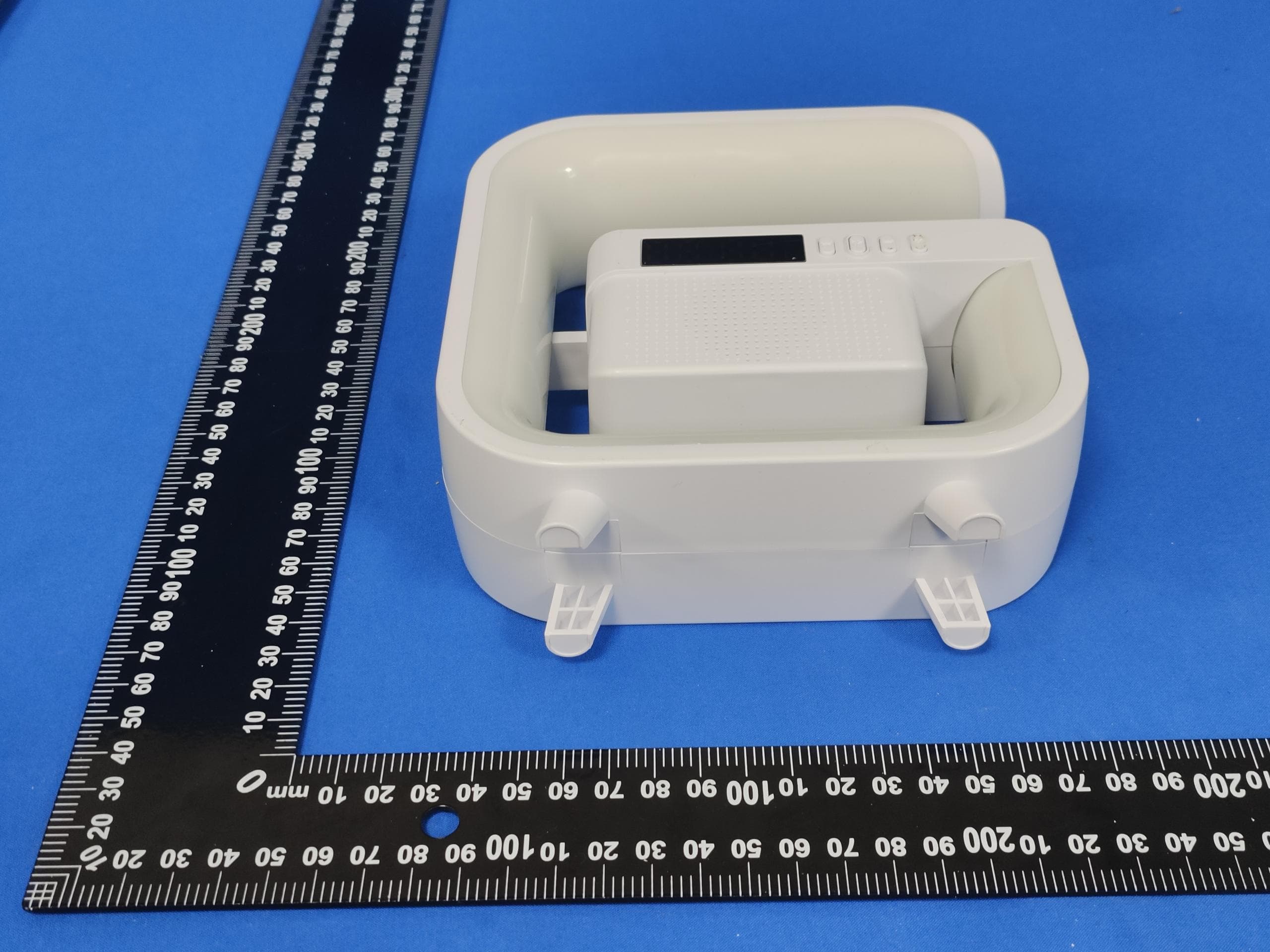 Led Wireless charging speaker - FCC ID 2BG2U-G3MINI - Huizhou Yixin home furnishing Co., LTD (3)