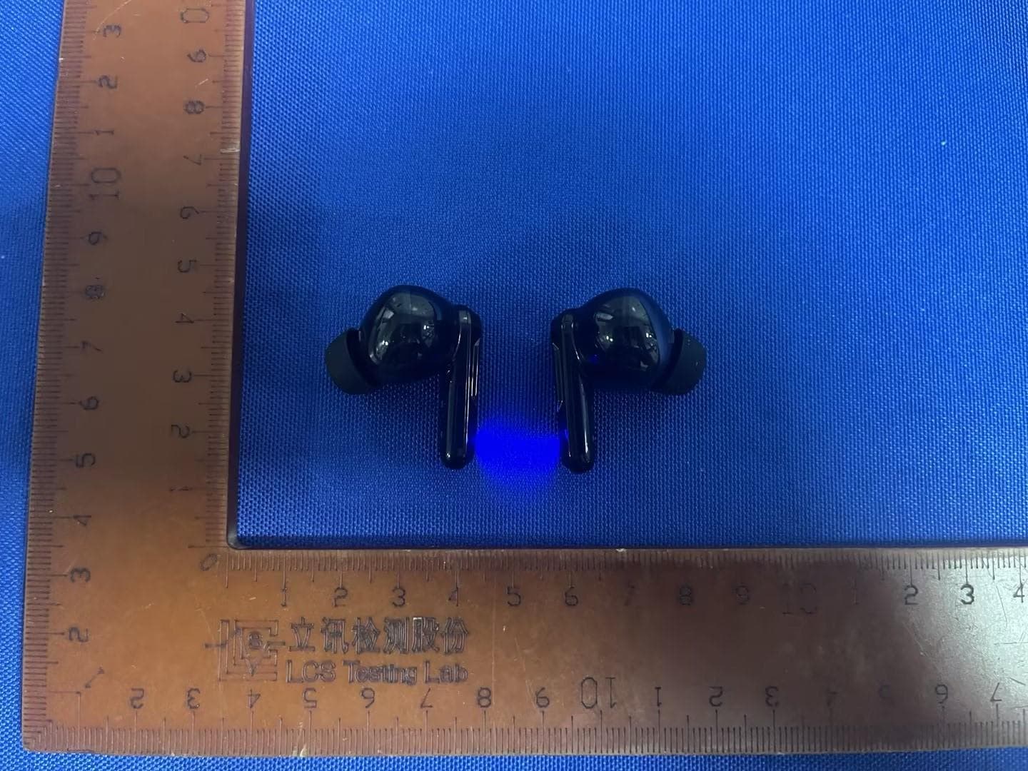 TWS Bluetooth Earphones - FCC ID 2BG39-G200 - SHENZHEN SHENYU ELECTRONIC TECHNOLOGY CO.,LTD (4)