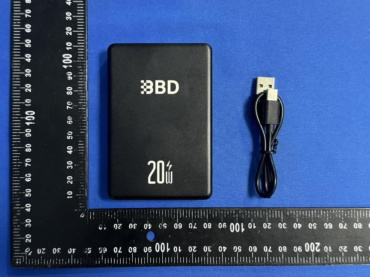 Magnetic Wireless Power Bank - FCC ID 2BG4L-KR-W0021 - SHENZHENSHI SHANCHENG TECHNOLOGY CO., LTD. (2)