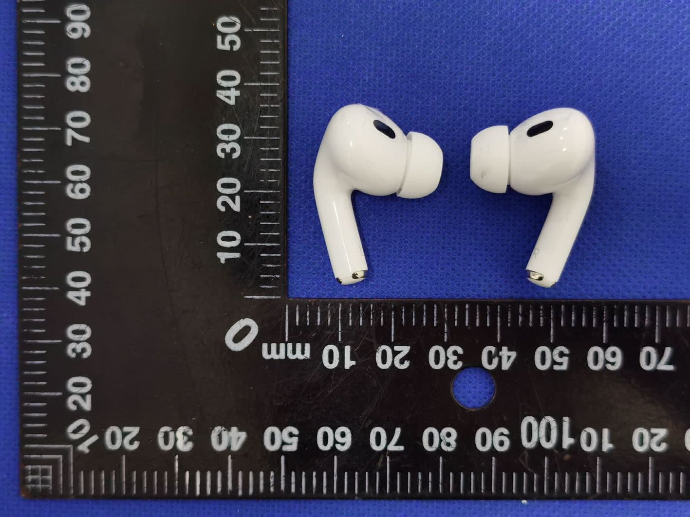 TWS Wireless headphones - FCC ID 2BG57-AIRKING - Shenzhen Jinxin Zhizao Technology Co., Ltd (2)