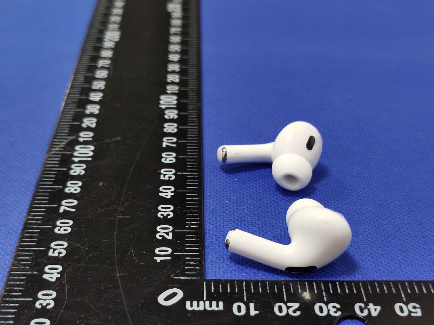 TWS Wireless headphones - FCC ID 2BG57-AIRKING - Shenzhen Jinxin Zhizao Technology Co., Ltd (5)