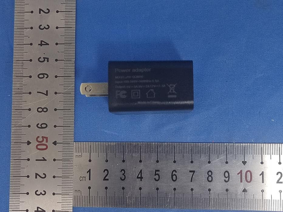 3 in 1 Wireless Charging Station - FCC ID 2BG7B-M9 - Dongguan Dingguanlong Electrical Appliance Co.,Ltd