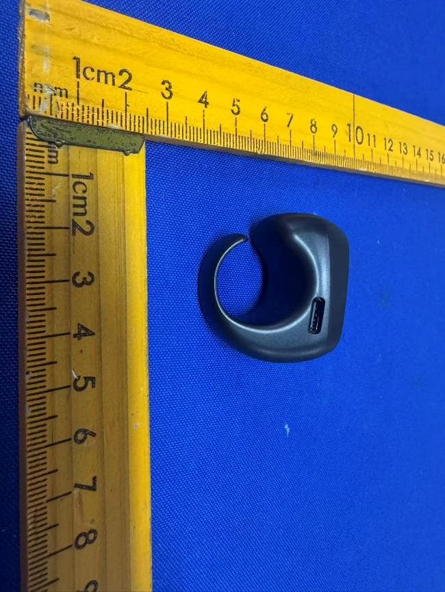 Mobile phone bluetooth Ring remote control - FCC ID 2BG83-X01 - Dongguan Jinxu Electronics Co., Ltd (3)