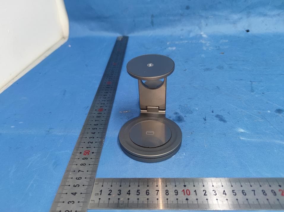 3 IN 1 Fast Wireless Charger - FCC ID 2BGDO-HS-V22 - Shenzhen Huasheng Jiahe Electronic Technology Co., Ltd (4)