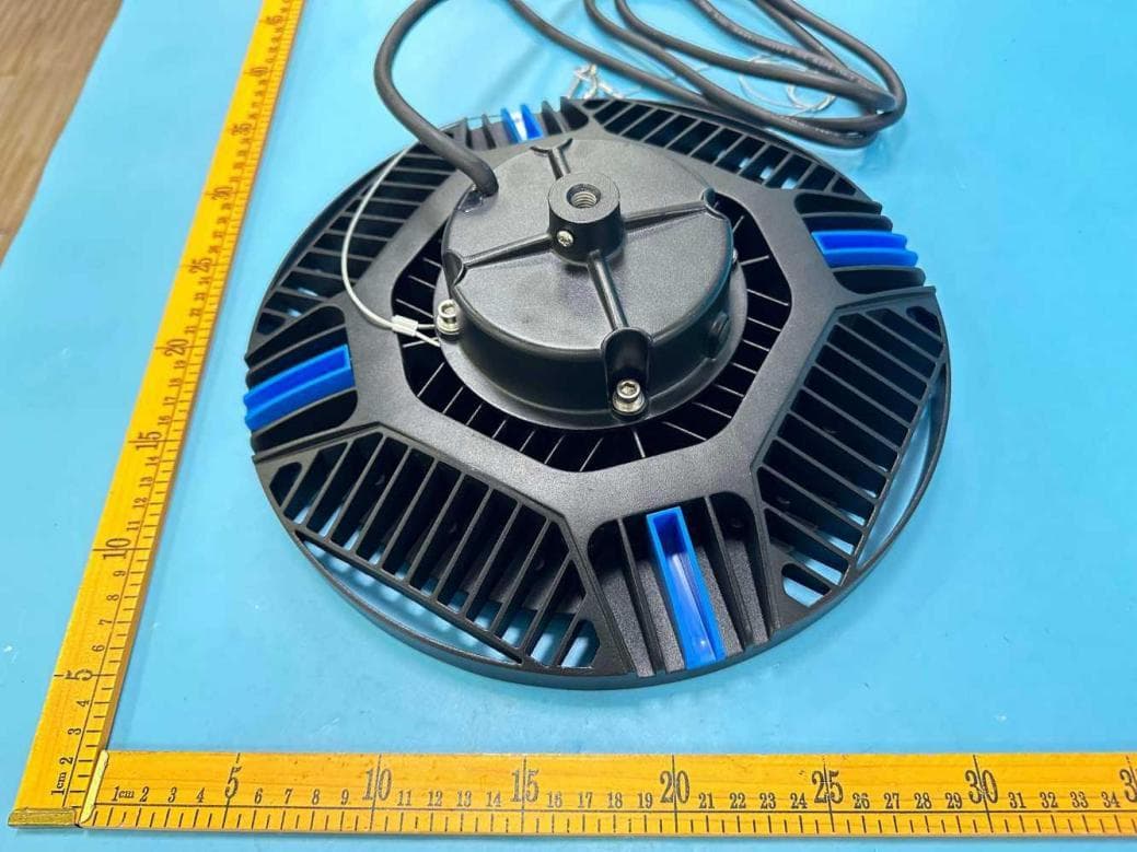 Smart Bay Light - FCC ID 2BGFS-HB035D - Shenzhen Senter Ecommerce Co. Ltd (2)