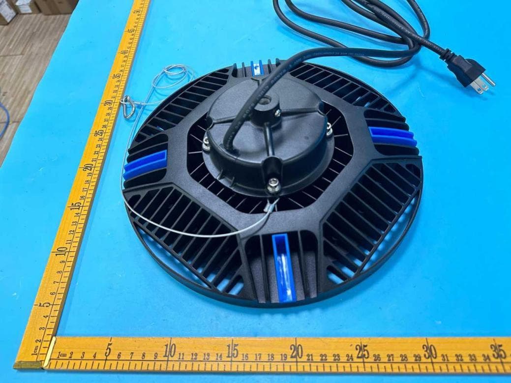 Smart Bay Light - FCC ID 2BGFS-HB035D - Shenzhen Senter Ecommerce Co. Ltd (4)