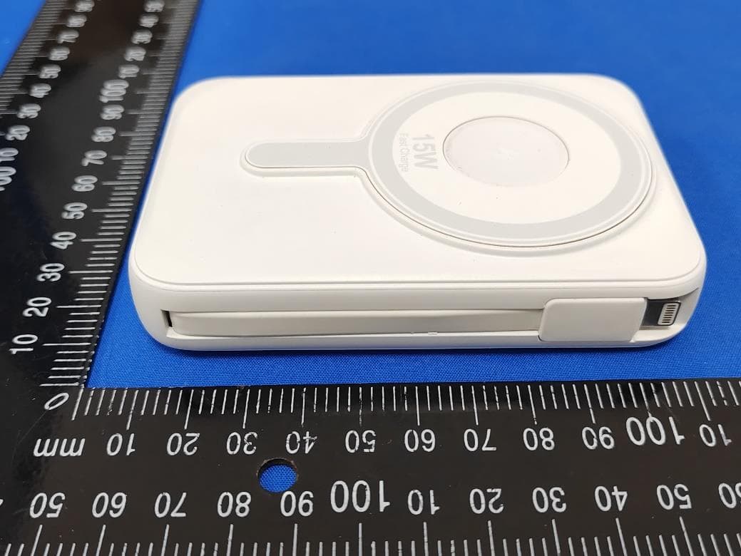 3-in-1 wireless power bank - FCC ID 2BGKA-M1 - Qingdao Guanxin Technology Co., Ltd (5)