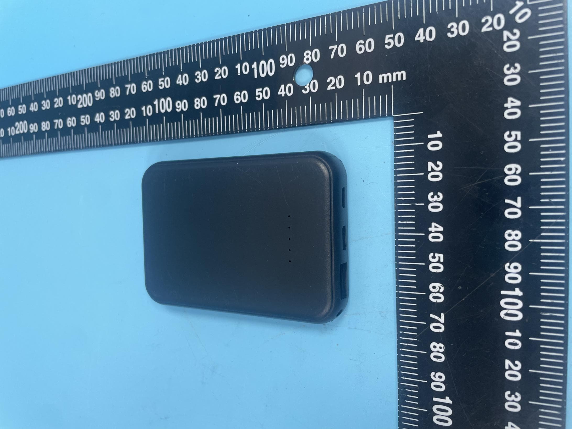 Wireless Power bank - FCC ID 2BGNOPBMS2406 - Begif Electronics Ltd (3)