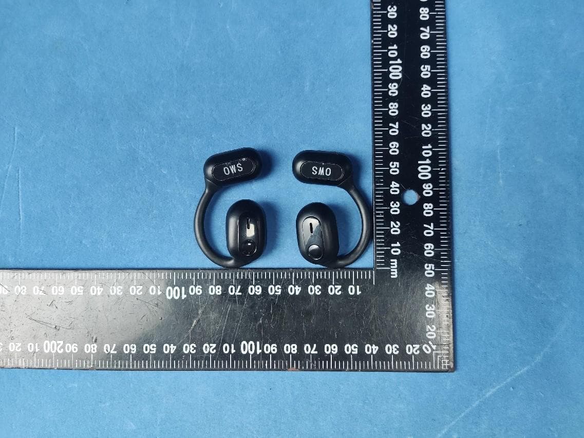 Ear mounted sports earphones - FCC ID 2BGO5-LY7 - Shenzhen Blue Leaf Technology Co.,LTD (2)