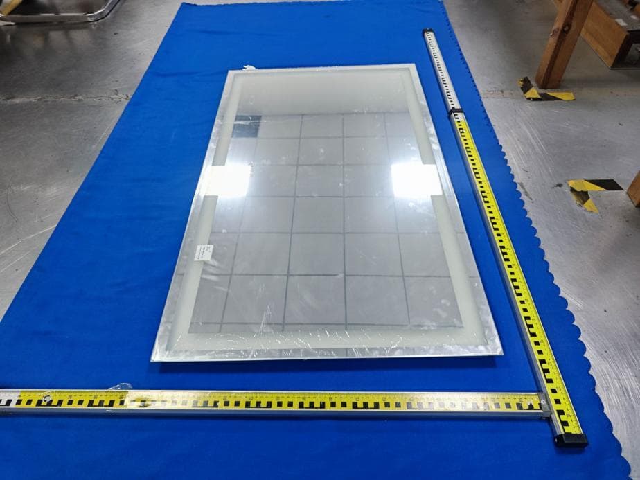 Bathroom mirror - FCC ID 2BGP6-XM183-B263-US - Shenzhen Lanbaosi Technology Co.,ltd (4)