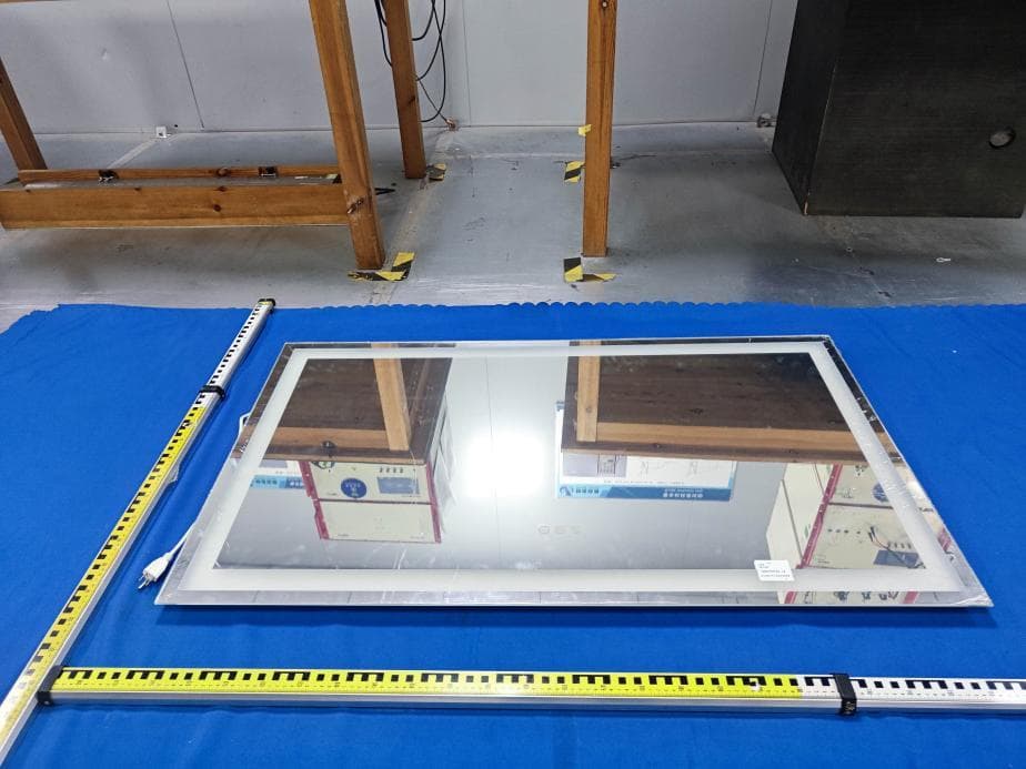 Bathroom mirror - FCC ID 2BGP6-XM183-B263-US - Shenzhen Lanbaosi Technology Co.,ltd