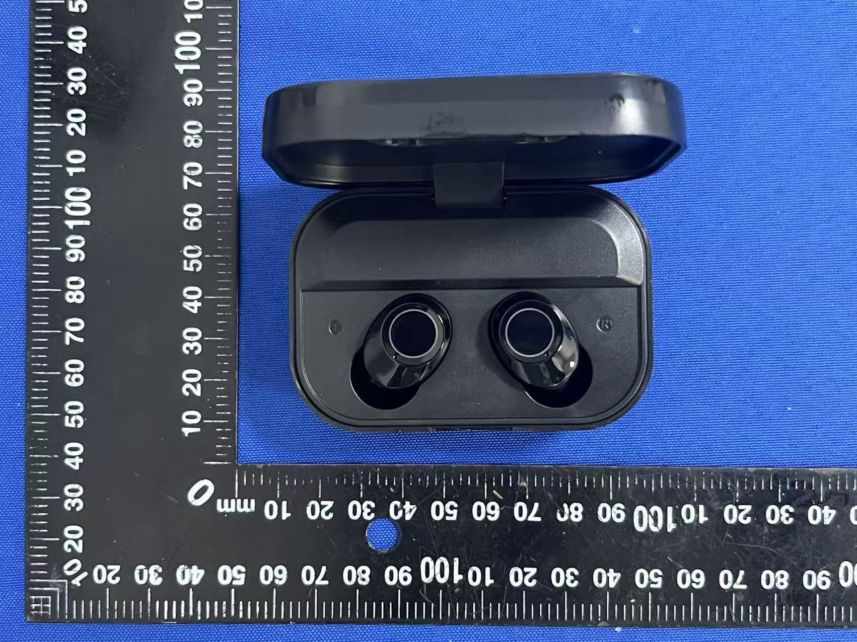 TWS Bluetooth headset - FCC ID 2BGU9-YD03 - Dongguan Yanwei Electronic Technology Co., Ltd (5)