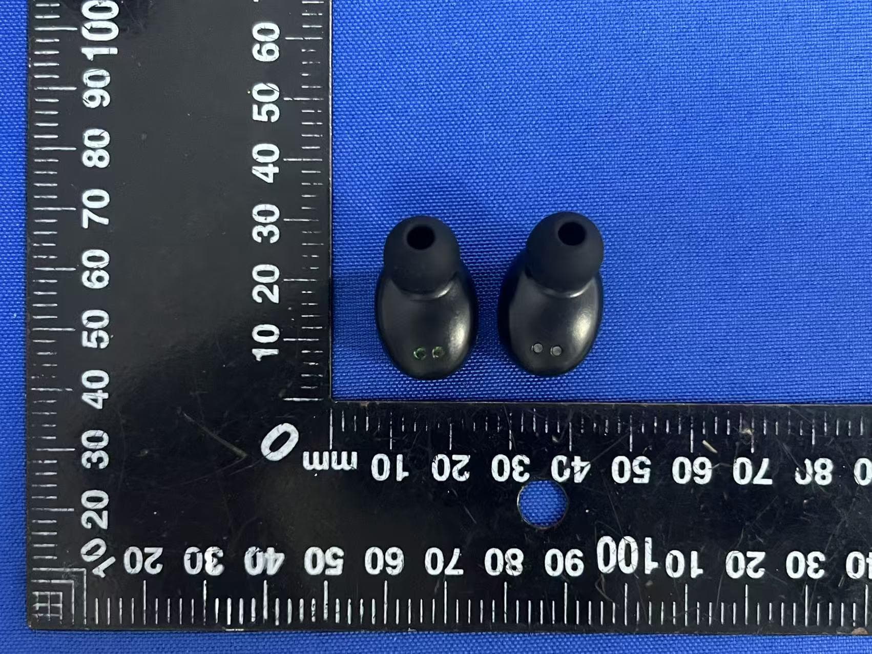 TWS Bluetooth headset - FCC ID 2BGU9-YD03 - Dongguan Yanwei Electronic Technology Co., Ltd (4)