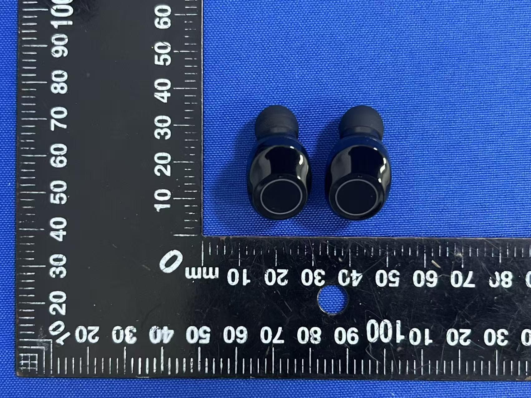 TWS Bluetooth headset - FCC ID 2BGU9-YD03 - Dongguan Yanwei Electronic Technology Co., Ltd (2)
