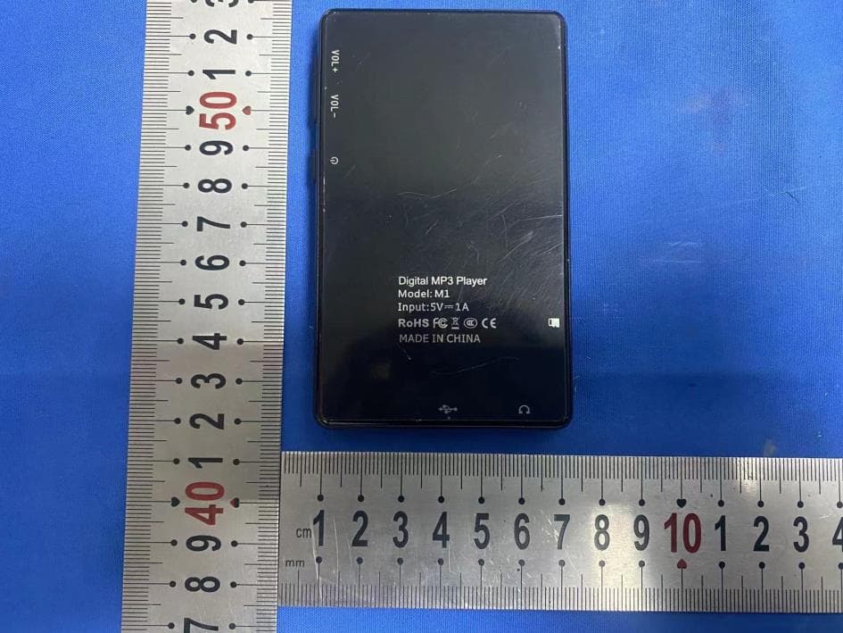 MP3 Player - FCC ID 2BGWA-M1 - shenzhenshisaikaidekejiyouxiangongsi (2)