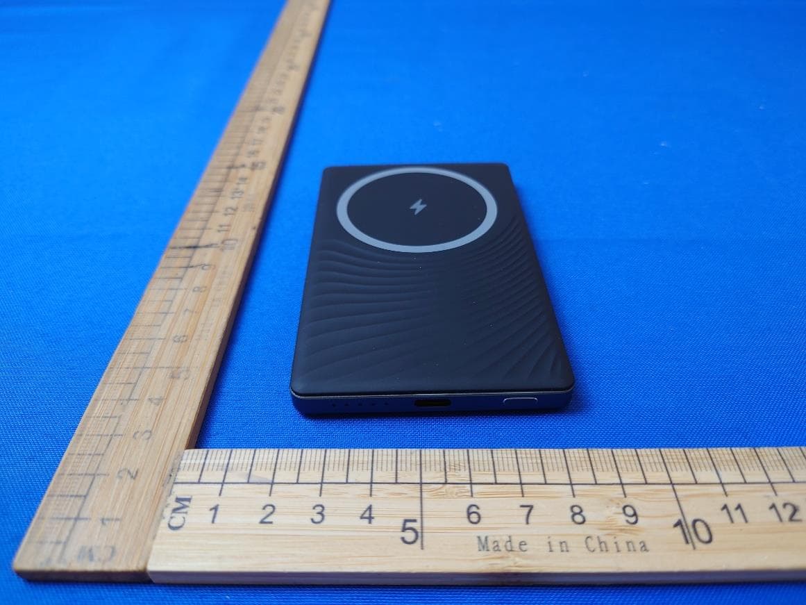 Magnetic Wireless Powerbank - FCC ID 2BGX5-5000 - Shenzhen Putuo Technology Co., Ltd (4)