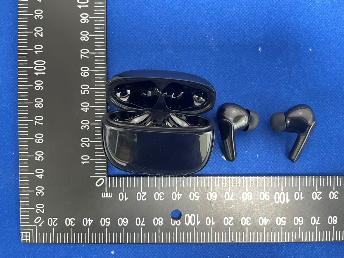 TWS Earphone - FCC ID 2BGX7-S18 - Shenzhen Ivante Technology Co., Ltd