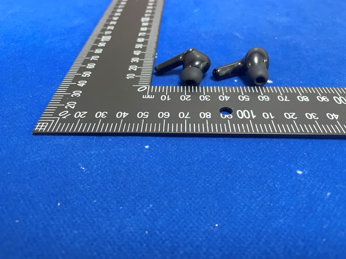 TWS Earphone - FCC ID 2BGX7-S18 - Shenzhen Ivante Technology Co., Ltd (5)