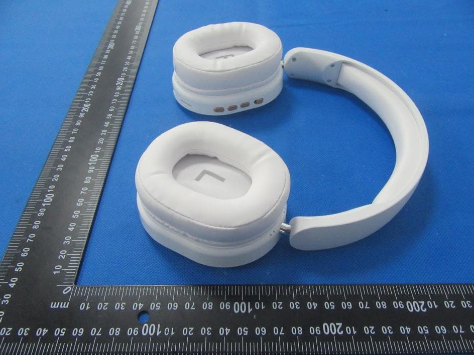 Bluetooth headset - FCC ID 2BGYL-SJ-0003 - Shenzhen Longsheng Union Technology Co.,Ltd (4)