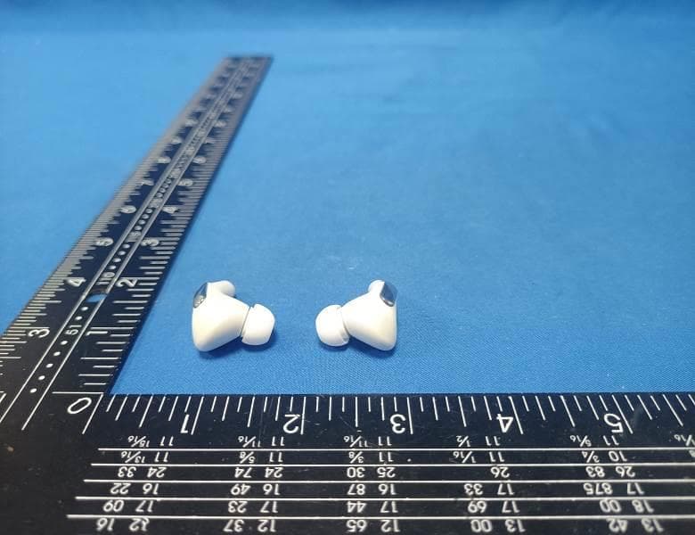 TWS - FCC ID 2BGZT-ZKOEEORP02 - Guangzhou Lear Electronics Co., Ltd (4)