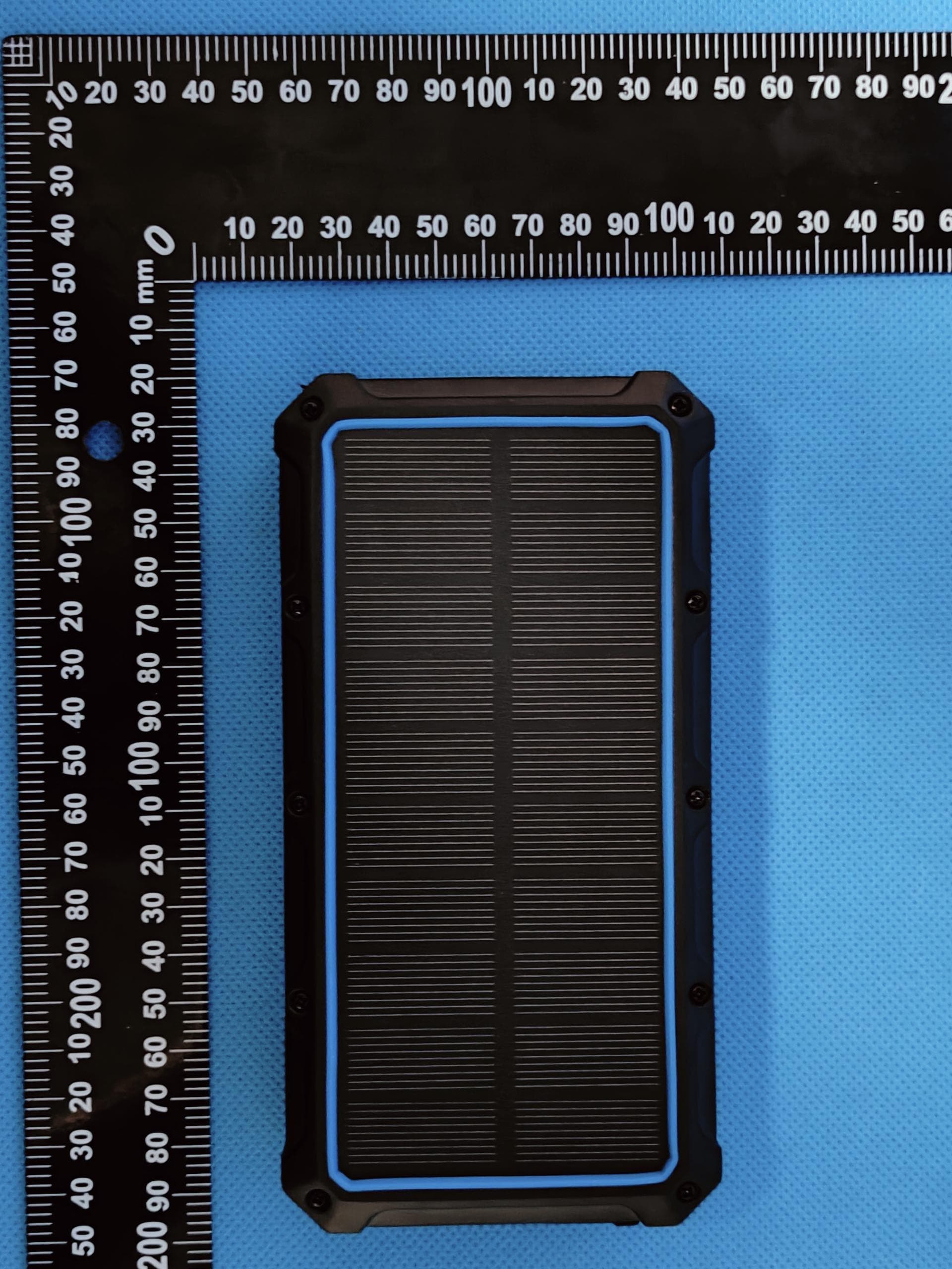 Solar wireless charging bank - FCC ID 2BH3I-536 - Shenzhen Huquntech Co.,Ltd.