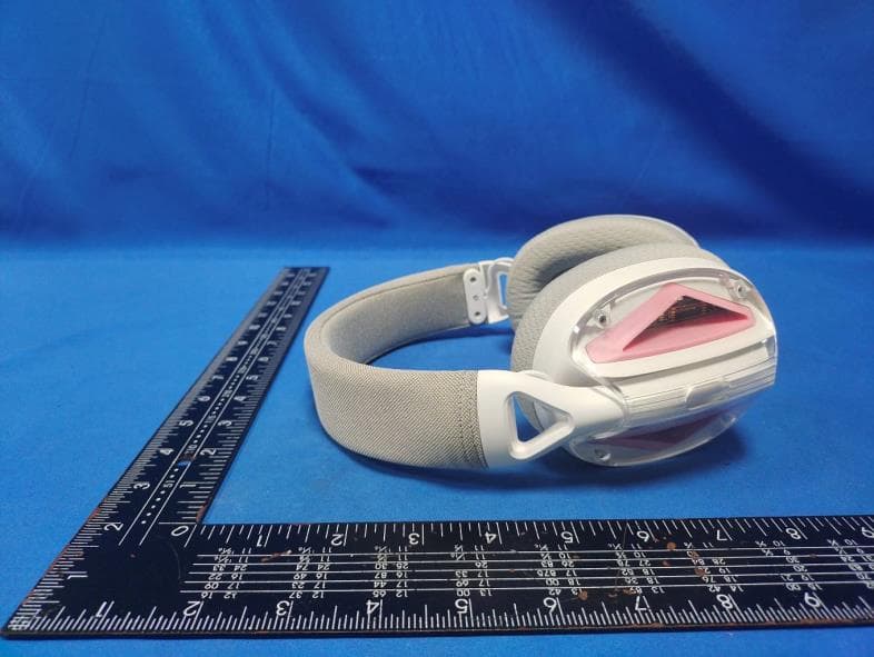 2.4G triple-mode gaming headset - FCC ID 2BH63-L60 - Dongguan De Xinlong electronic Technology Co., LTD (4)