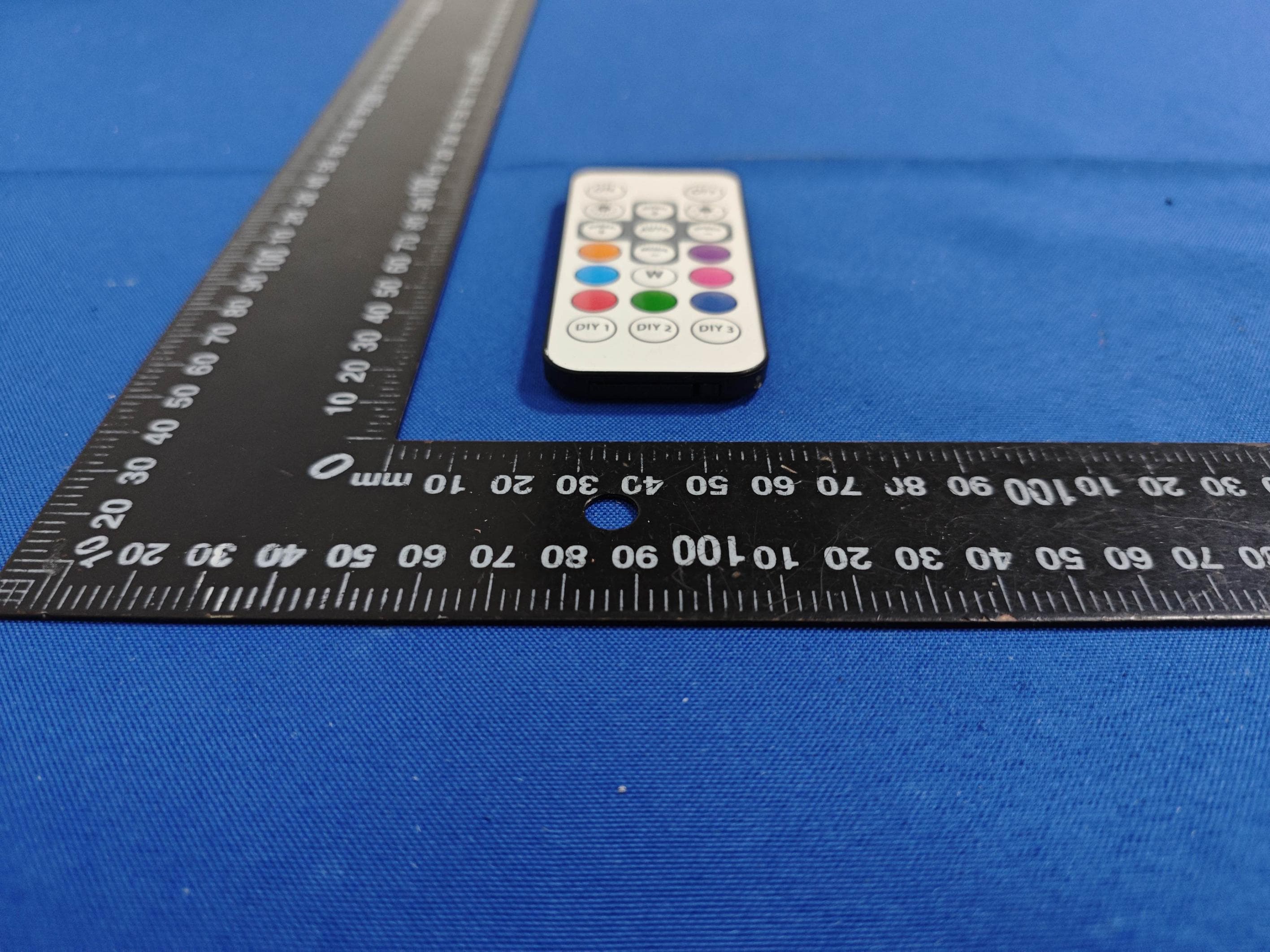 Dreamlike color flexible ambiance light strip - FCC ID 2BH65-GMJ-22 - Guangzhou Guanmingjie Intelligent Photoelectric Technology co., ltd (4)