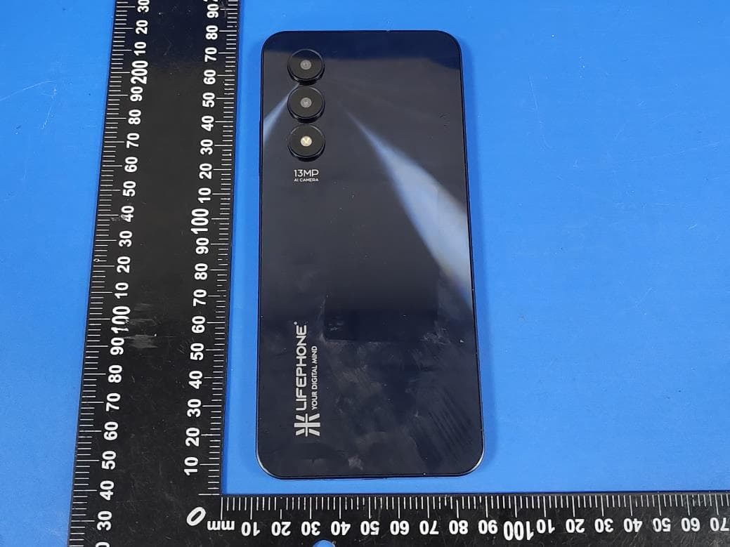 Mobile Phone - FCC ID 2BH83-WORLD - FULL TECHNOLOGY TRADE LIMITED (3)