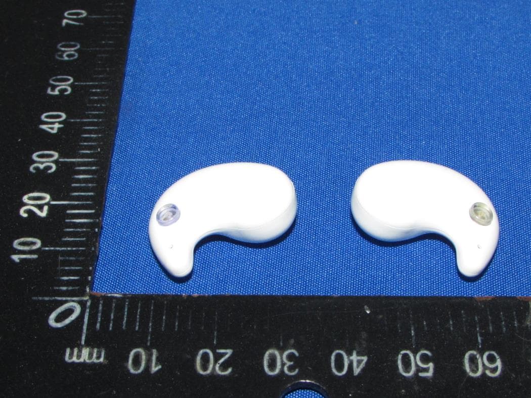 Bluetooth Headset - FCC ID 2BH8I-J11 - Shenzhen Yuan Xiu trading Co., LTD (4)