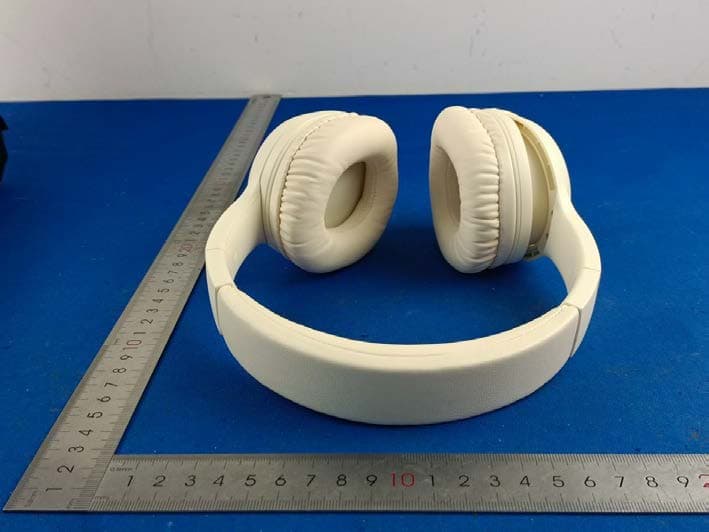 Over-ear bluetooth headphone - FCC ID 2BHBW-A3 - Shenzhen Langmingwei Technology Co., Ltd (5)