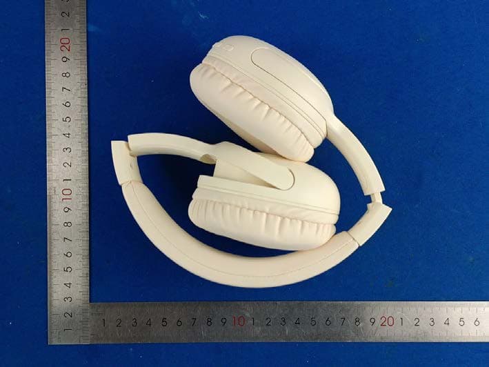 Over-ear bluetooth headphone - FCC ID 2BHBW-A3 - Shenzhen Langmingwei Technology Co., Ltd