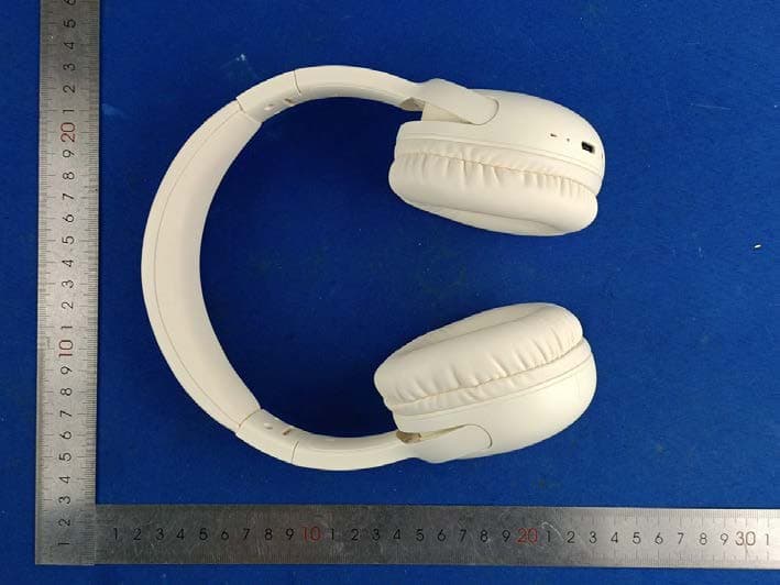 Over-ear bluetooth headphone - FCC ID 2BHBW-A3 - Shenzhen Langmingwei Technology Co., Ltd (2)