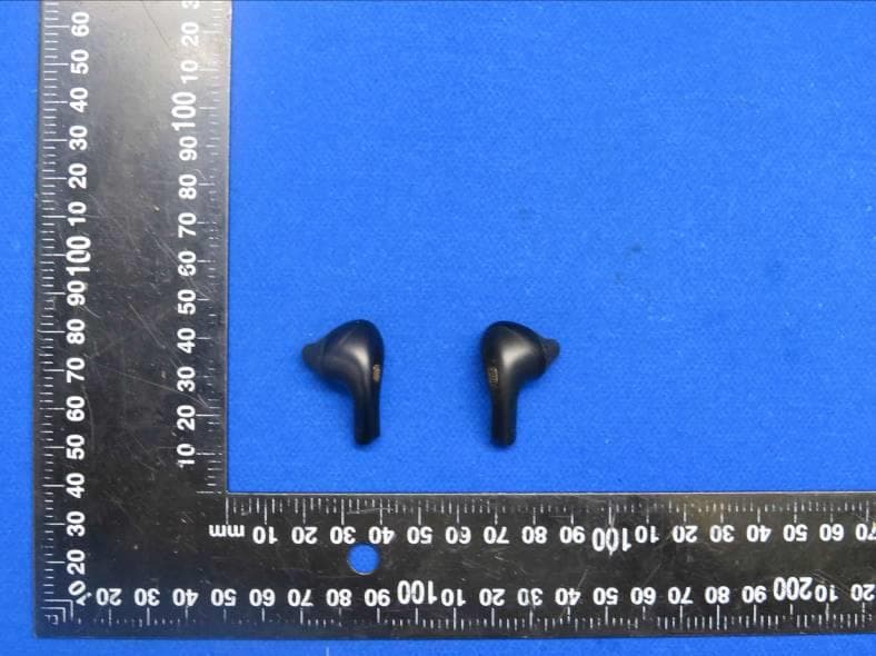 Translate Bluetooth earphones - FCC ID 2BHF8-AIRPRO - Dongguan Blue Ocean Wireless Technology Co., Ltd (4)