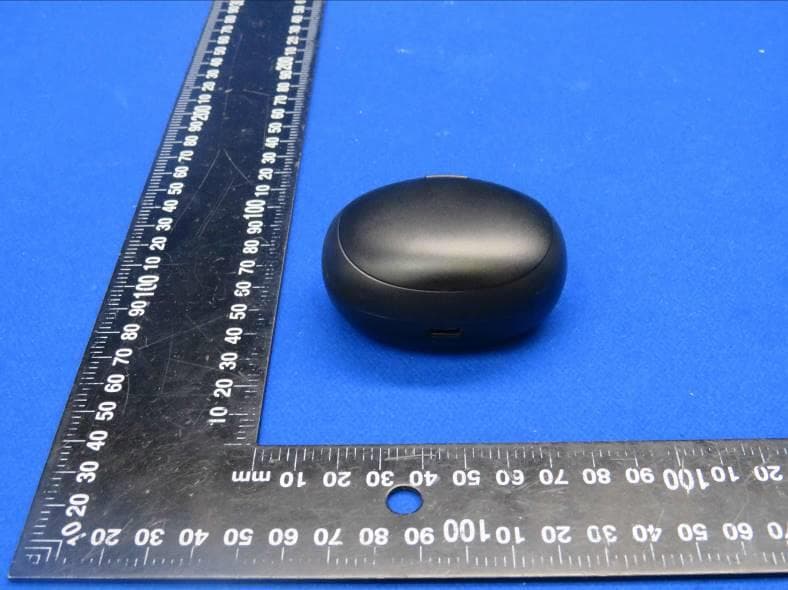 Translate Bluetooth earphones - FCC ID 2BHF8-AIRPRO - Dongguan Blue Ocean Wireless Technology Co., Ltd (5)