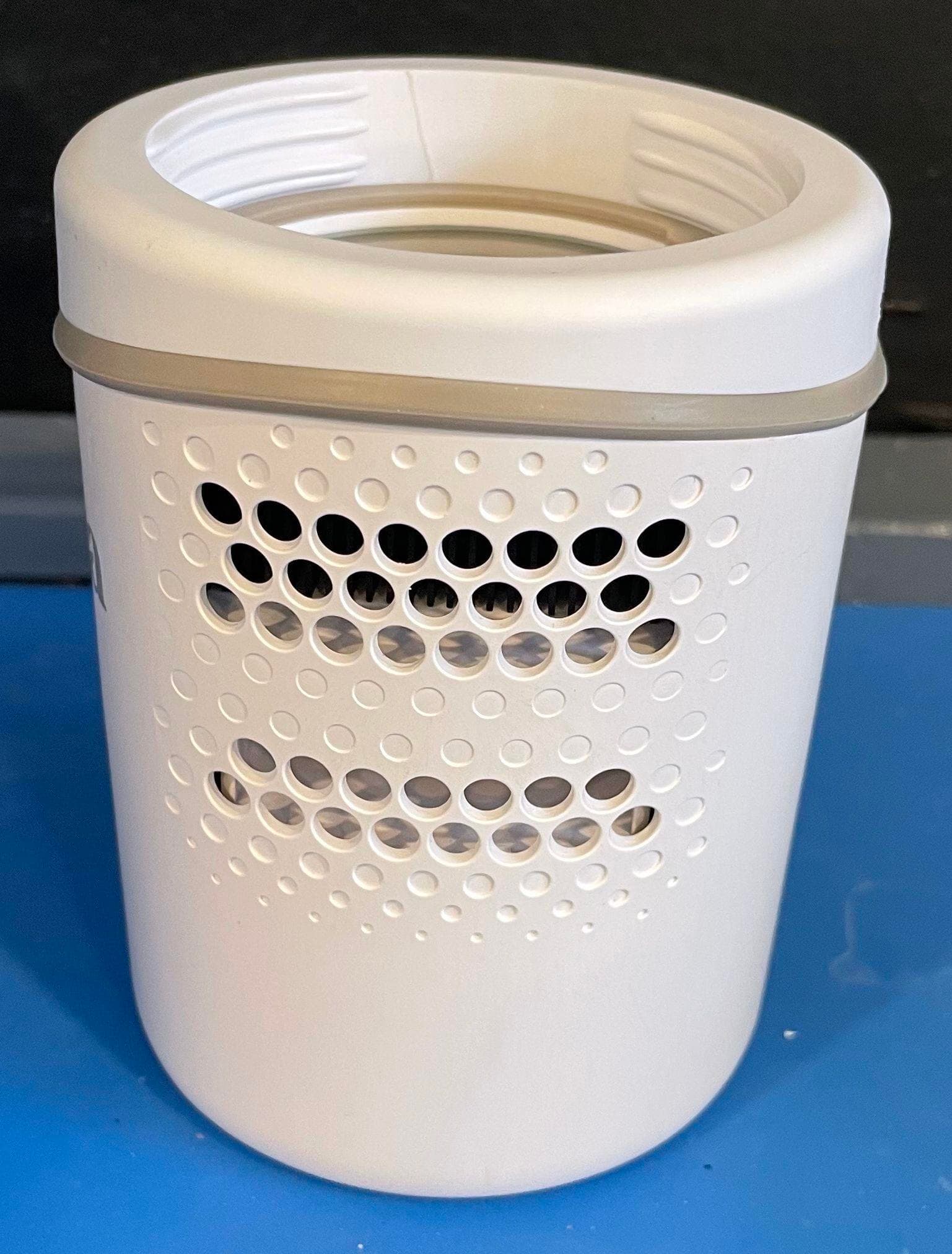 Babba Baby Bottle Cooler and Warmer - FCC ID 2BHFX-1040001 - Babba Care Inc. (2)