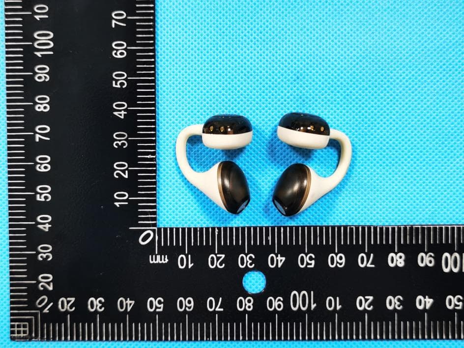 Wireless headset - FCC ID 2BHG4-LX-21PRO - Shenzhen Lanxin Technology Co. LTD.