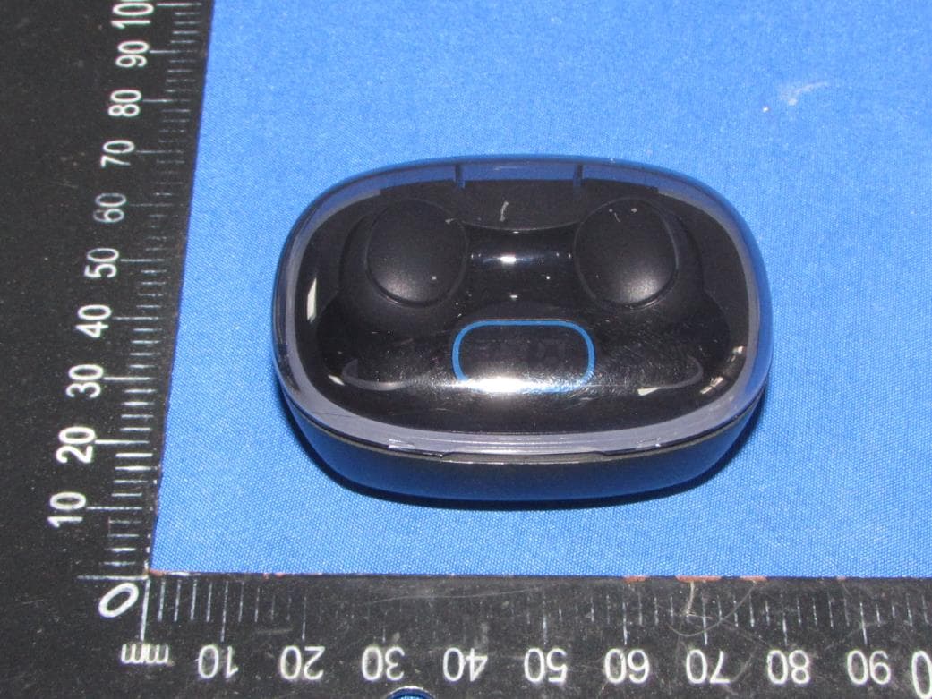 True wireless headphones - FCC ID 2BHGK-DM02 - Shenzhen duomaite technology co., ltd (5)