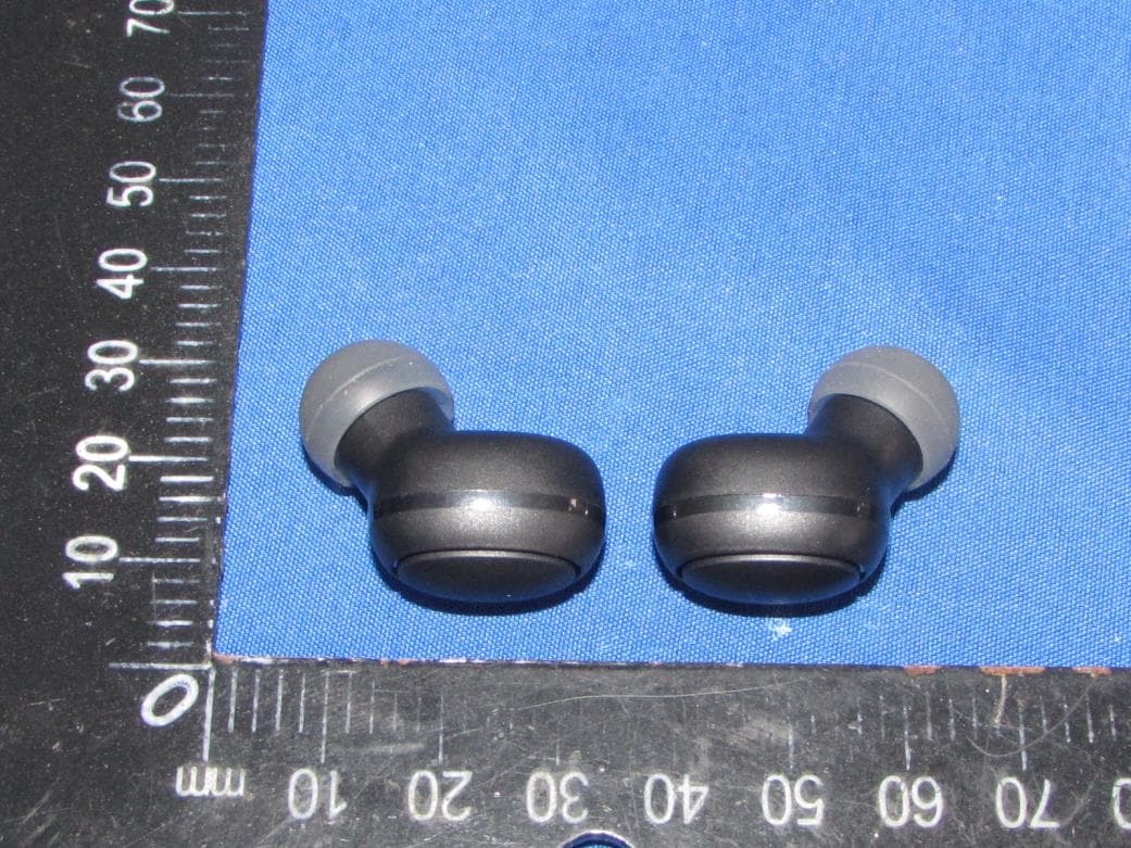 True wireless headphones - FCC ID 2BHGK-DM02 - Shenzhen duomaite technology co., ltd
