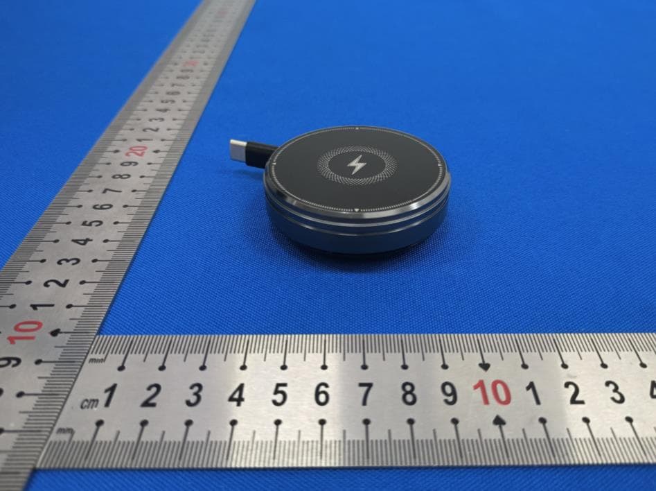 3-IN-1 Magnetic Wireless Charger - FCC ID 2BHJE-M1 - Shenzhen Maokai Innovation Technology Co., Ltd. (4)
