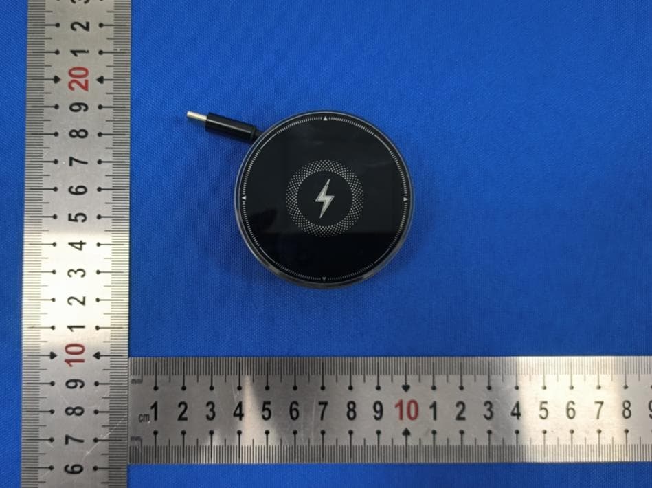 3-IN-1 Magnetic Wireless Charger - FCC ID 2BHJE-M1 - Shenzhen Maokai Innovation Technology Co., Ltd. (5)