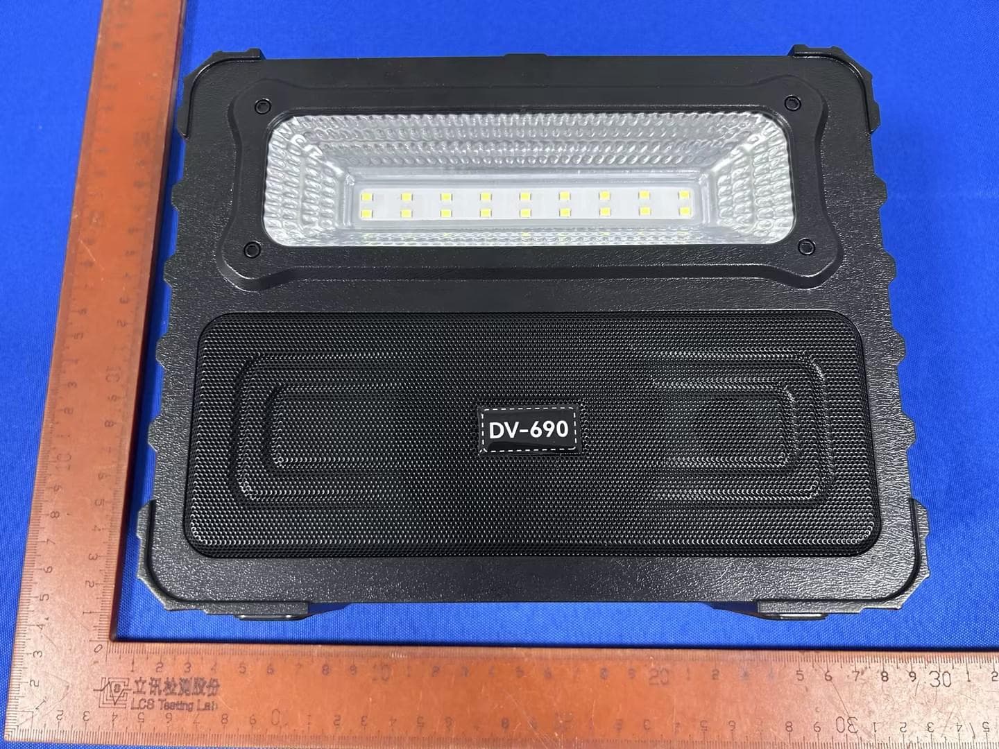 Flashlight BT speaker - FCC ID 2BHJK-S60 - ONETOP INTERNATIONAL CO.,LIMITED (2)