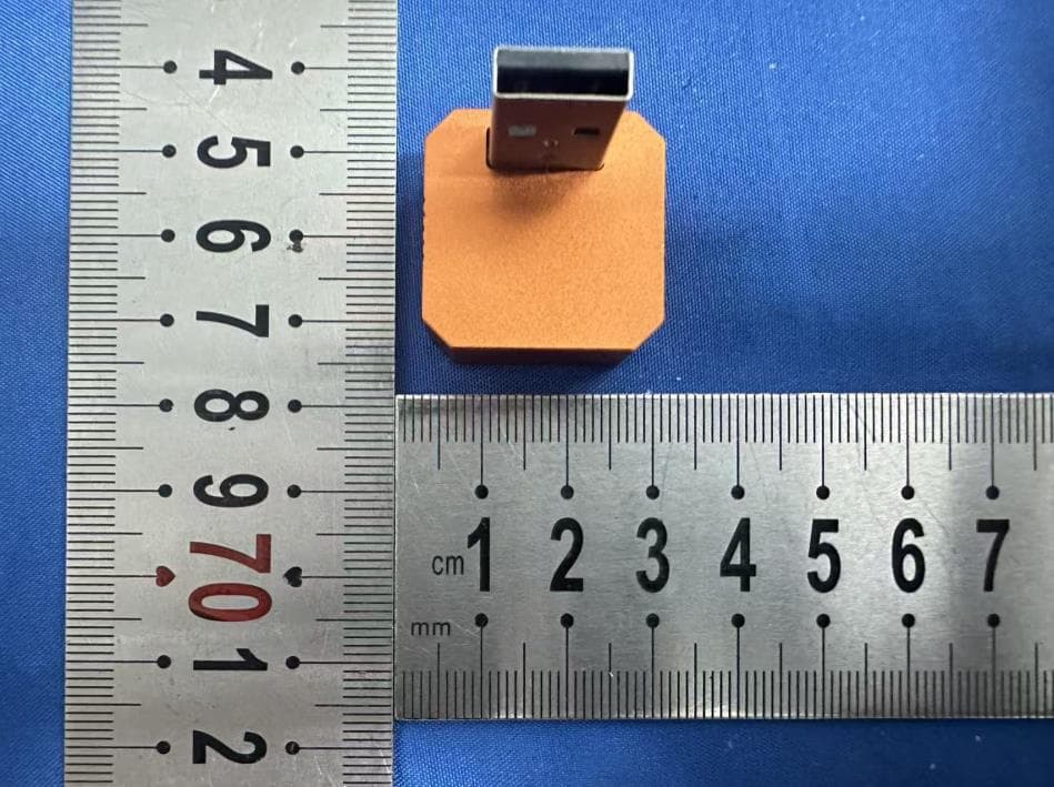 Carplay wireless adapter - FCC ID 2BHJP-CXZ536 - Dongguan Chenxin Zheng hardware plastic technology Co., LTD