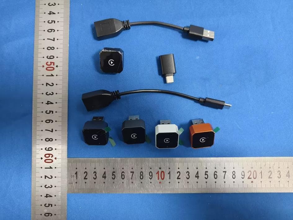Carplay wireless adapter - FCC ID 2BHJP-CXZ536B - Dongguan Chenxin Zheng hardware plastic technology Co., LTD (2)