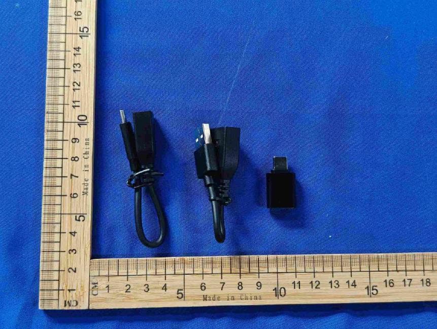 Wireless CarPlay adapter - FCC ID 2BHJP-CXZ5XX - Dongguan Chenxin Zheng hardware plastic technology Co., LTD