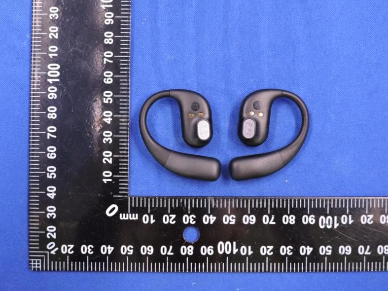 MINISO Wireless Earbud - FCC ID 2BHJR-223 - Shenzhen xiaoxiang supply chain technology co., ltd (4)