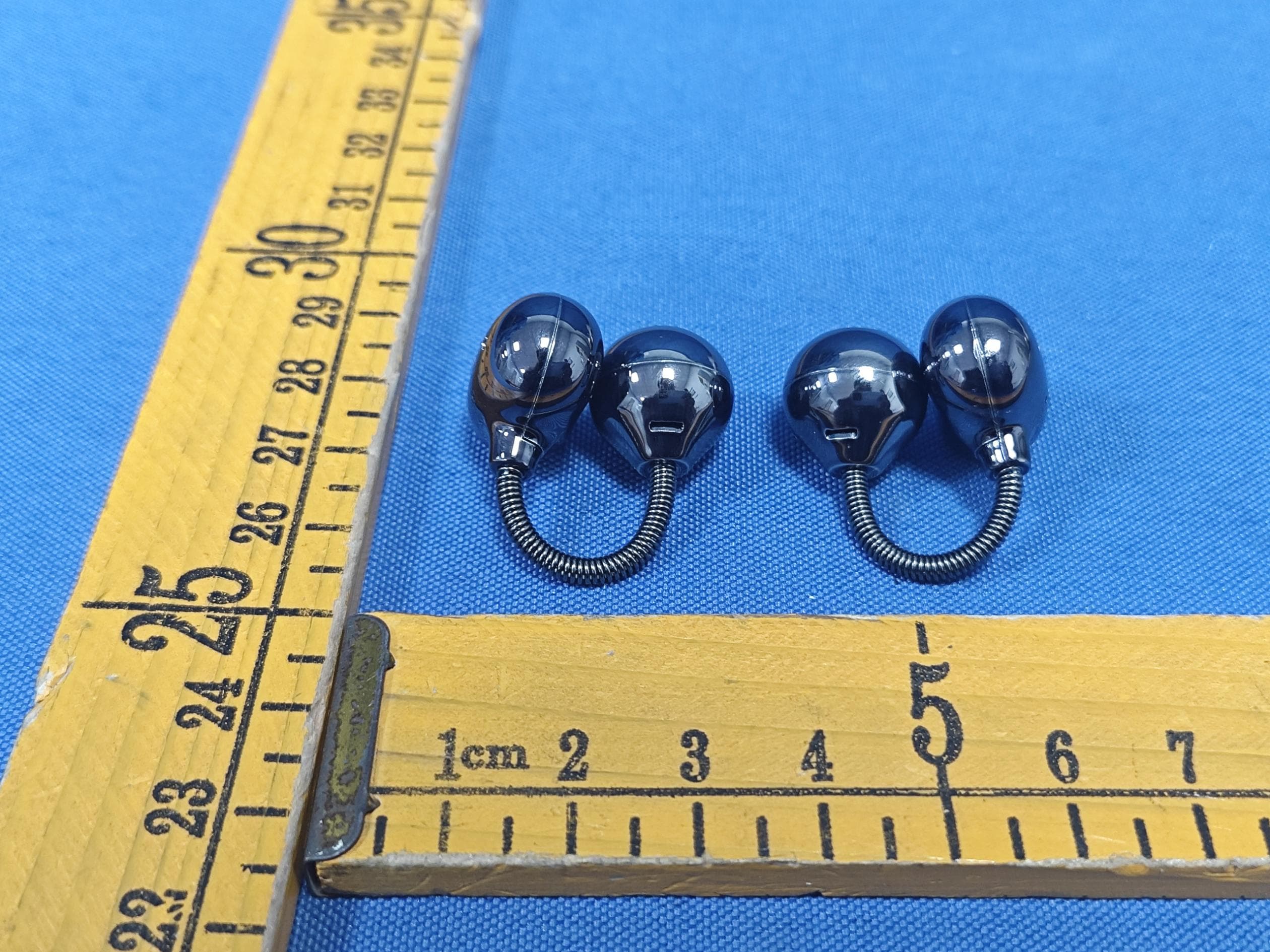 HTC Wireless Earphones - FCC ID 2BHJR-NE67 - Shenzhen xiaoxiang supply chain technology co., ltd