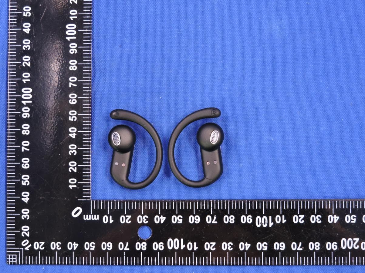 HTC Wireless Earphones 80 - FCC ID 2BHJR-NE80 - Shenzhen xiaoxiang supply chain technology co., ltd